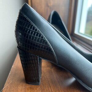 Ultimate Comfort Clarks Alana Ray Black/Croc Dress shoes Size 7.5 NEW